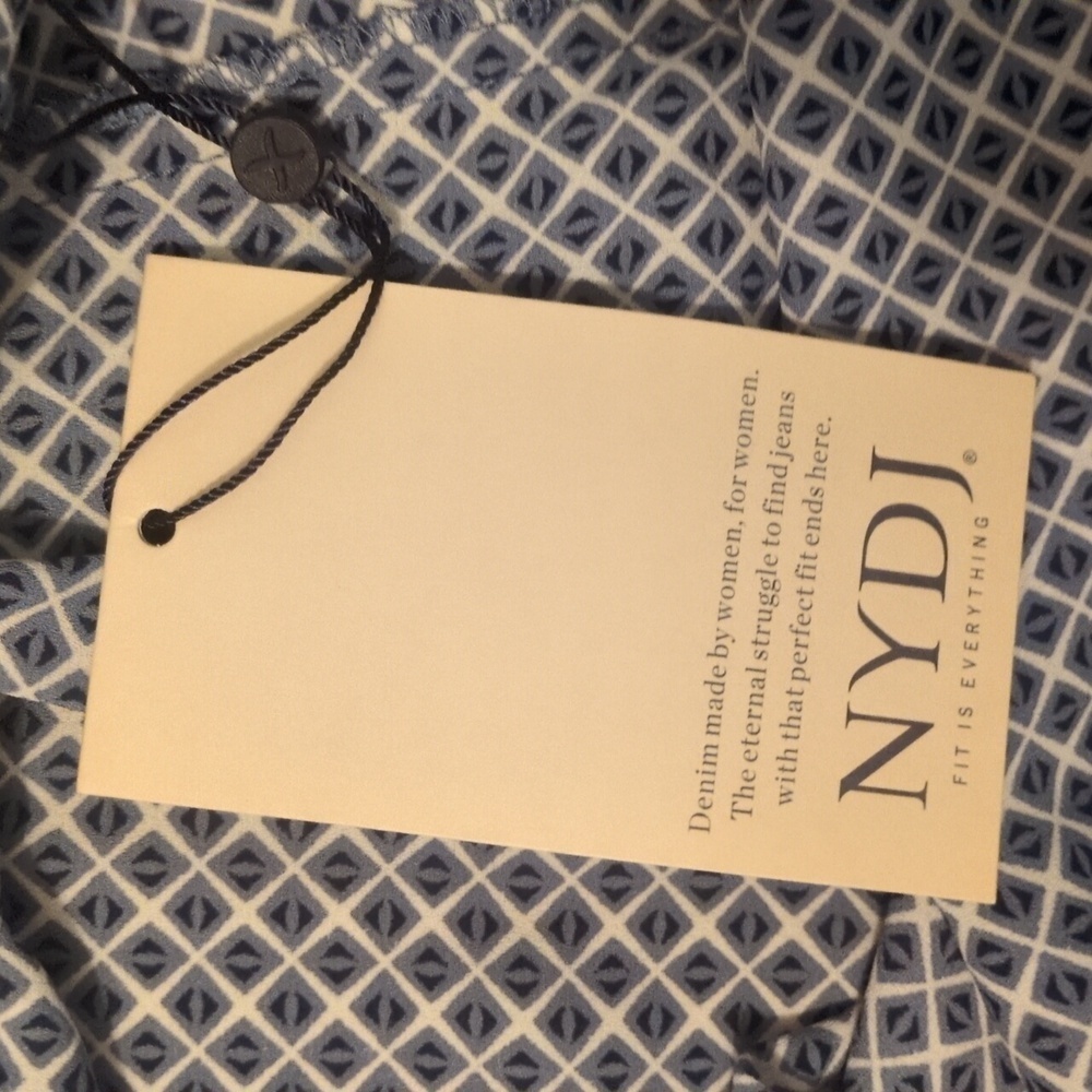 Nydj pull on shorts size 2X - Picture 4 of 7